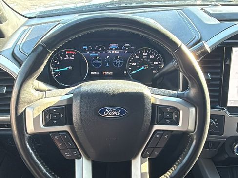 Used 2022 Ford F350 Lariat image 12