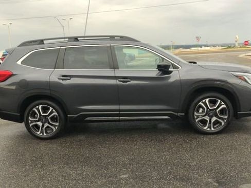 Used 2024 Subaru Ascent Limited w/ Technology Package AWD/4WD image 9