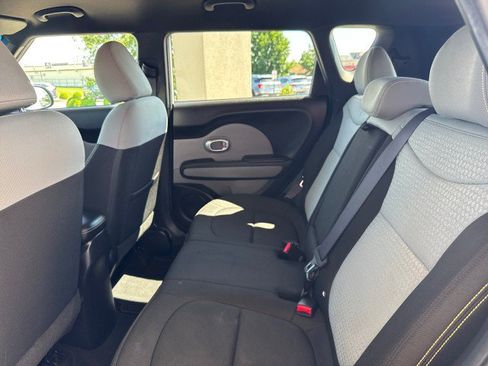 Used 2015 Kia Soul + FWD image 7