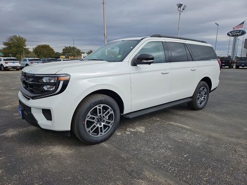 New 2025 Ford Expedition Max Active image 5
