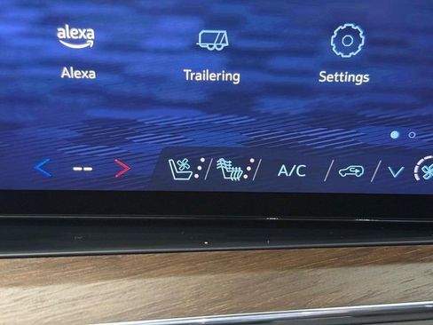 Used 2025 Chevrolet Tahoe High Country w/ Sun And Tow Package image 17