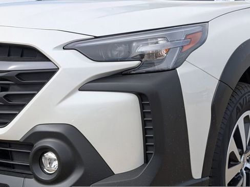 Used 2025 Subaru Outback Premium w/ Popular Package #1 image 9