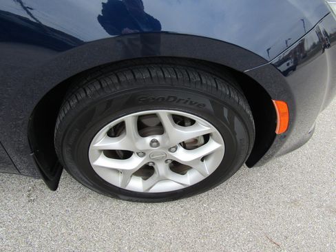 Used 2019 Chrysler Pacifica Touring-L Plus w/ Advanced Safetytec Group image 12