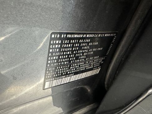 Used 2024 Volkswagen Tiguan SE R-Line AWD/4WD image 13
