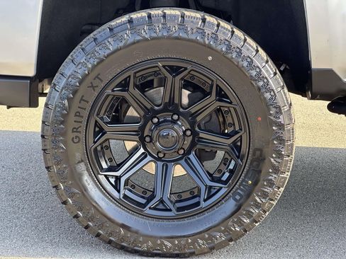 Used 2016 Chevrolet Silverado 1500 LT w/ All Star Edition image 7