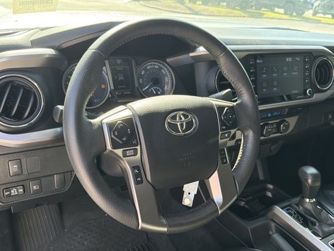 Used 2022 Toyota Tacoma SR5 w/ Technology Package RWD image 28