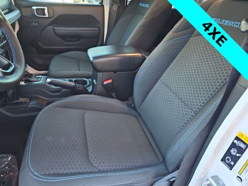 Used 2024 Jeep Wrangler Unlimited Rubicon 4xe w/ Convenience Group image 15