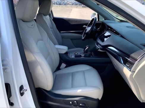 Used 2019 Cadillac XT4 Luxury FWD image 9