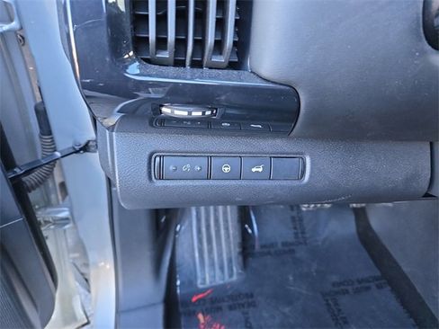 Certified 2025 Nissan Pathfinder SV image 19