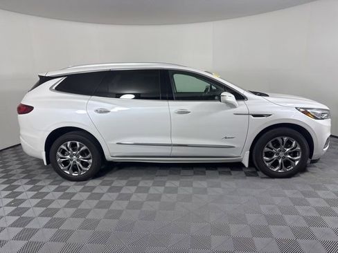 Used 2021 Buick Enclave Avenir image 2
