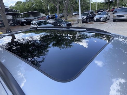 Used 2023 Volkswagen Tiguan SE R-Line image 18