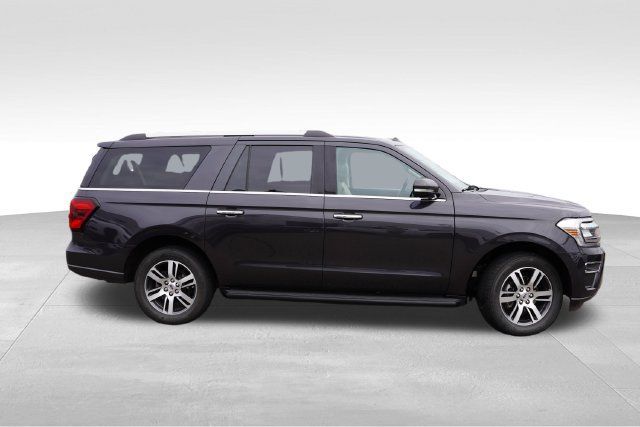 Used 2024 Ford Expedition Max Limited AWD/4WD image 3