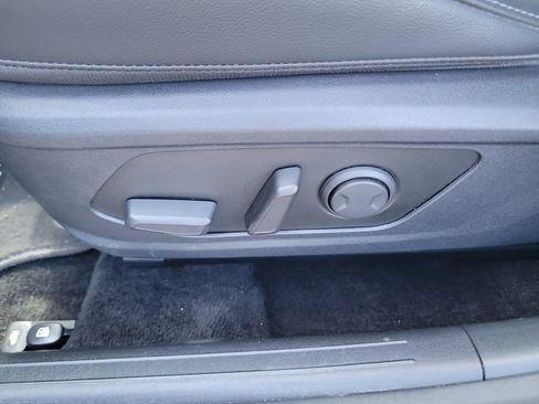 Used 2021 Hyundai Elantra Limited FWD image 23