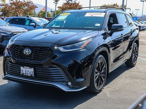 Certified 2024 Toyota Highlander XSE FWD image 23
