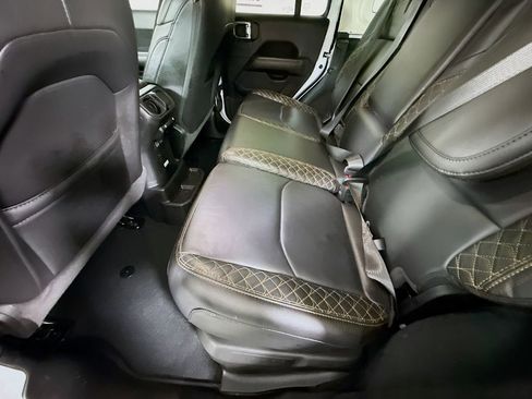 Used 2023 Jeep Wrangler Unlimited Sahara image 28