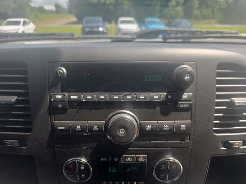 Used 2011 Chevrolet Silverado 1500 2WD Crew Cab Hybrid image 19