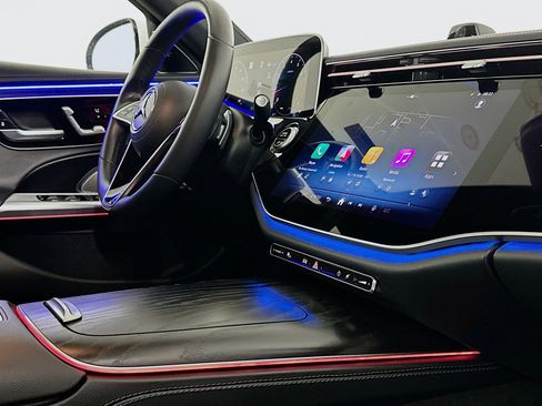 Used 2024 Mercedes-Benz E 350 4MATIC Sedan w/ Airmatic Package image 28