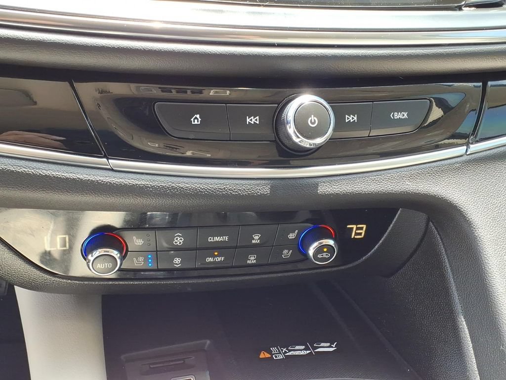 Used 2022 Buick Enclave Avenir w/ Avenir Technology Package FWD image 19