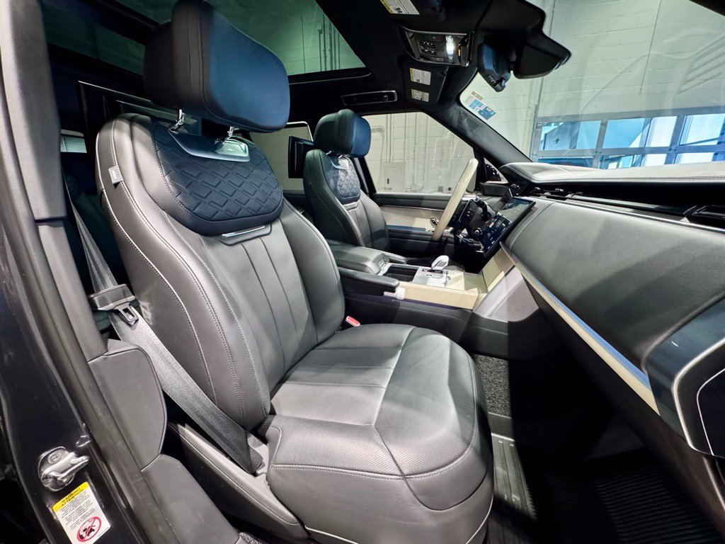 Used 2024 Land Rover Range Rover SV AWD/4WD image 55