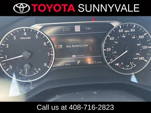 Used 2024 Nissan Pathfinder SL FWD image 3