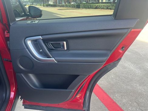 Used 2017 Land Rover Discovery Sport HSE image 18