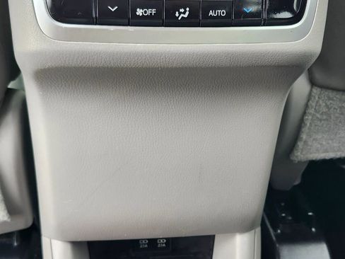 Used 2018 Toyota Highlander Limited image 17