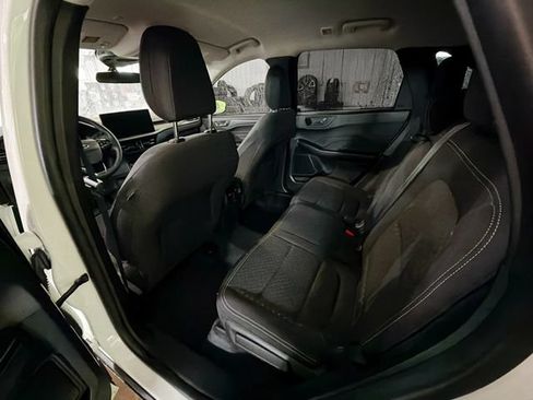Used 2023 Ford Escape Active w/ Tech Pack #1 AWD/4WD image 9