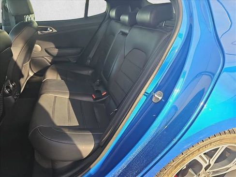 Used 2019 Kia Stinger GT2 image 9