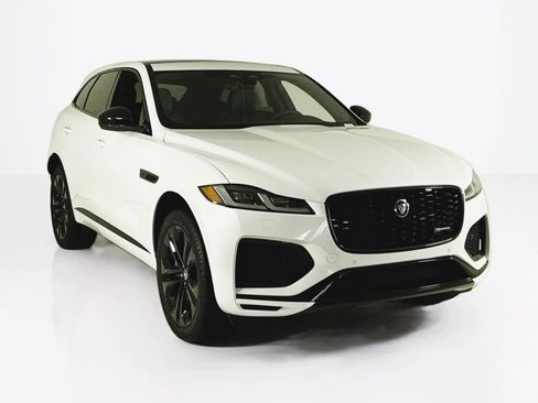 Certified 2025 Jaguar F-PACE R-Dynamic S AWD/4WD image 7