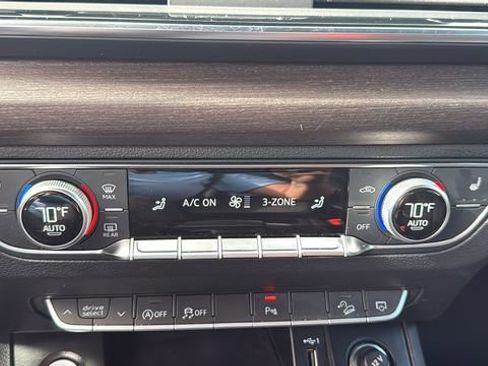 Used 2022 Audi Q5 2.0T Premium w/ Convenience Package image 22