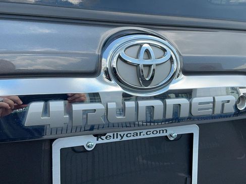 Used 2013 Toyota 4Runner SR5 w/ Convenience Pkg AWD/4WD image 10