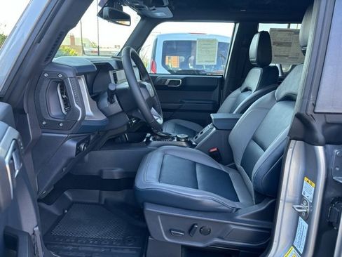 New 2024 Ford Bronco Outer Banks image 11