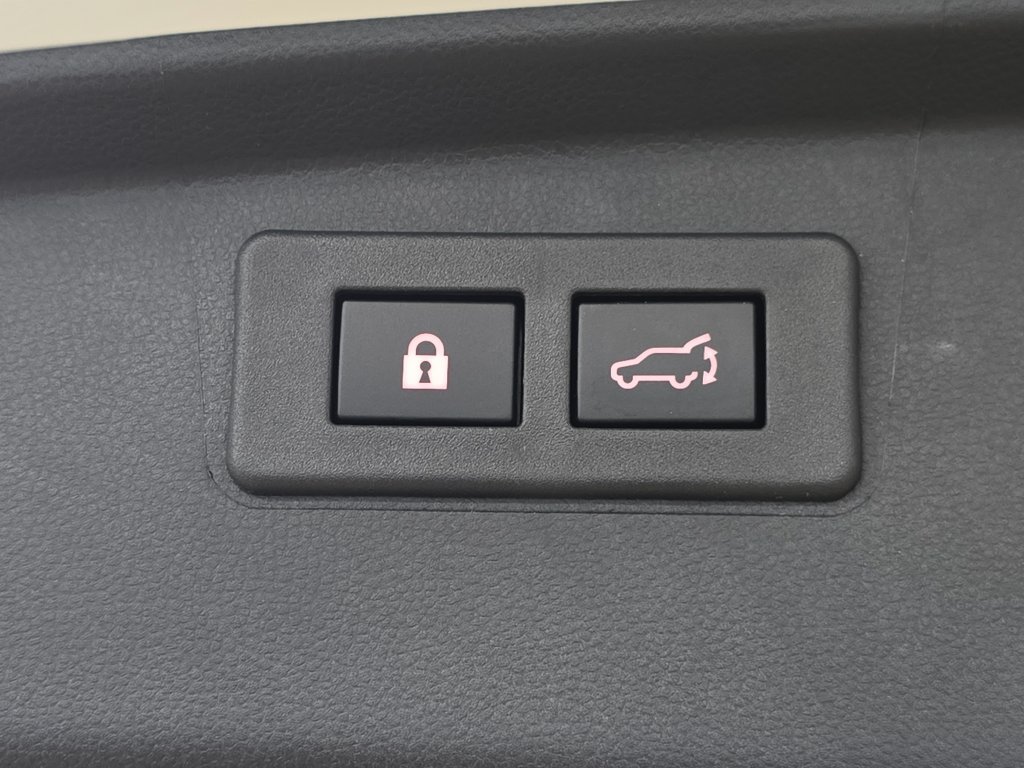 Used 2025 Subaru Outback Touring XT AWD/4WD image 31