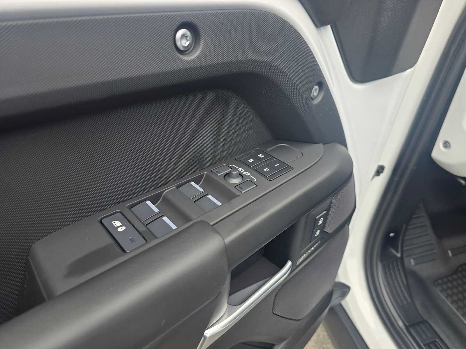 New 2026 Land Rover Defender 110 S AWD/4WD image 19