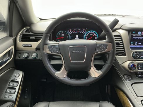 Used 2017 GMC Yukon Denali image 21