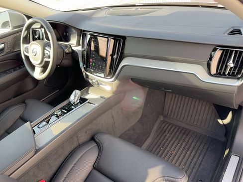 Certified 2026 Volvo V60 B5 Cross Country Ultra image 31