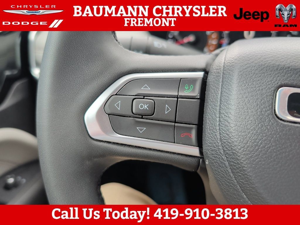 Used 2023 Jeep Compass Limited AWD/4WD image 31