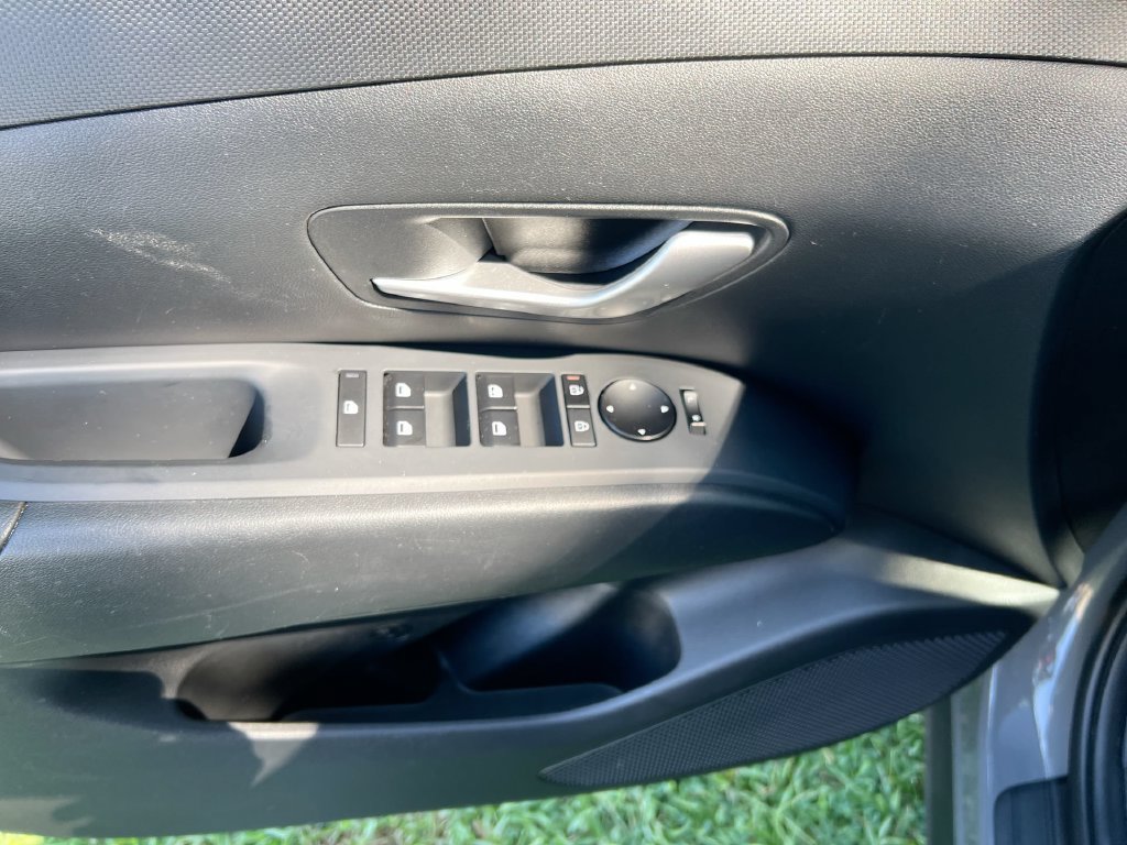 Used 2025 Hyundai Tucson SE FWD image 15