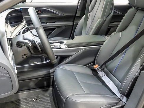 New 2025 Cadillac Lyriq Luxury image 9