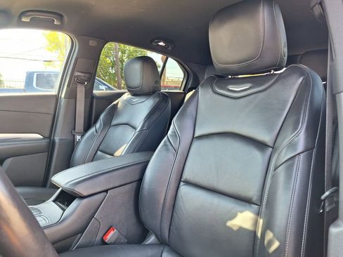 Used 2023 Cadillac XT4 Premium Luxury image 21