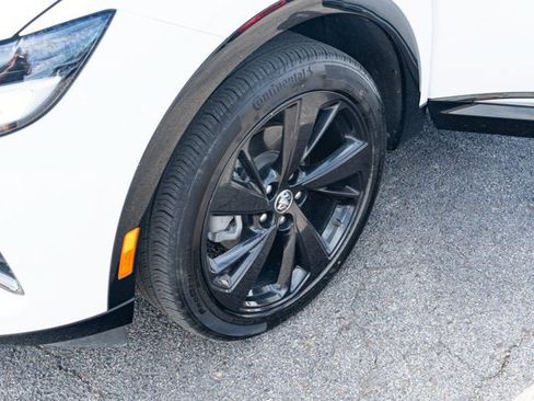 Used 2023 Buick Envision Essence w/ Sport Touring Package FWD image 11