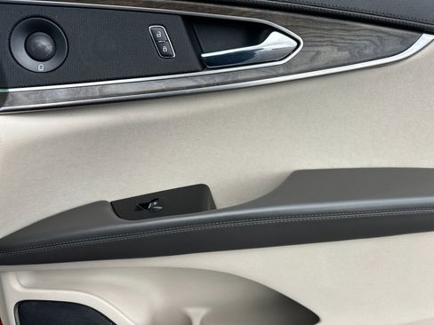 Used 2020 Lincoln Nautilus Reserve w/ Equipment Group 201A image 19