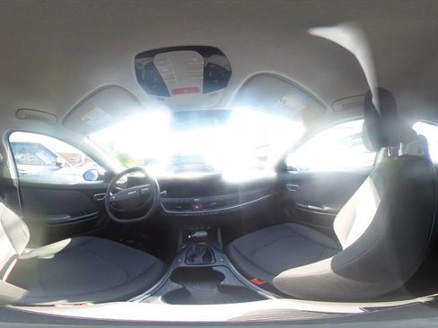 Used 2025 Kia K4 FWD image 42