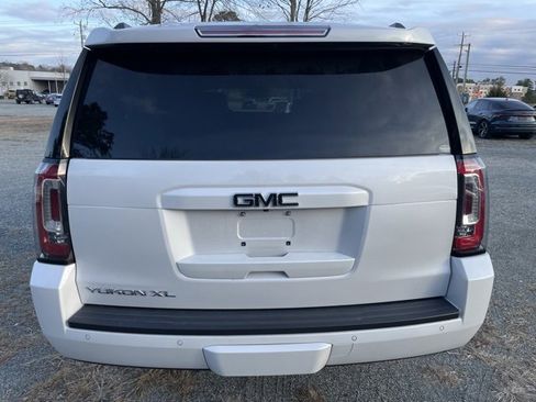 Used 2019 GMC Yukon XL SLT w/ Graphite Performance Edition image 4
