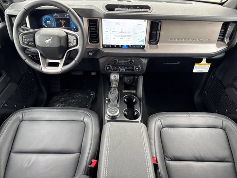 New 2025 Ford Bronco Outer Banks w/ Sasquatch Package image 14