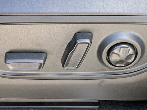 New 2025 Jeep Grand Cherokee Altitude image 18