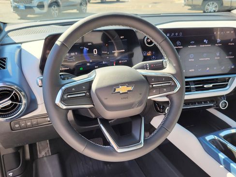 New 2026 Chevrolet Equinox EV LT AWD/4WD image 16