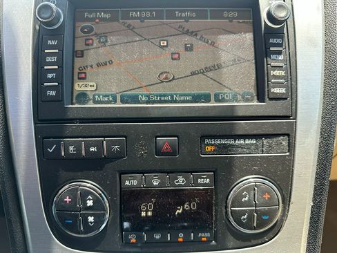 Used 2011 GMC Acadia SLT image 22