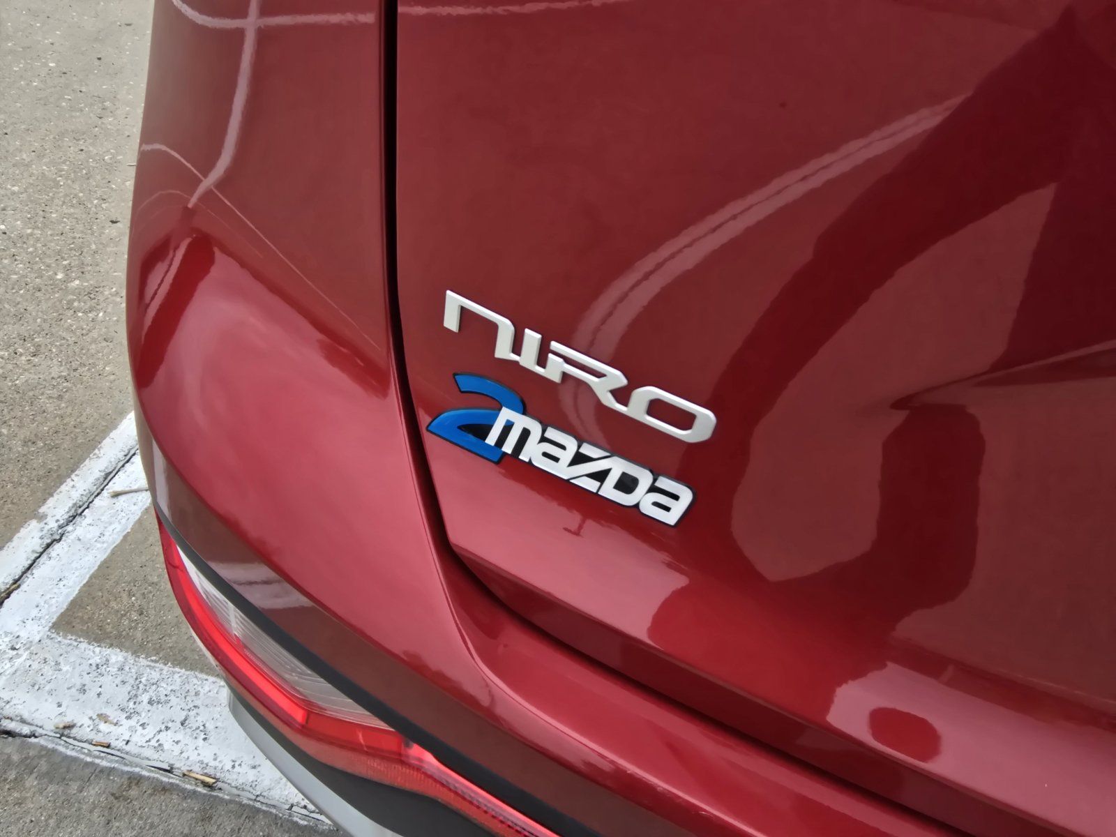 Used 2025 Kia Niro LX FWD image 11