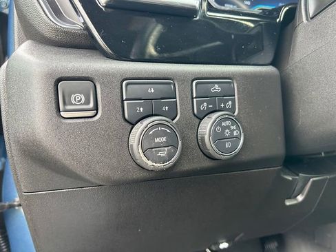 Used 2025 Chevrolet Silverado 3500 LT image 23